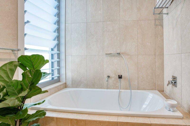 bronte-rental-villa-hacienda-15