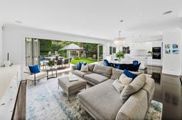 rose bay accommodation living room